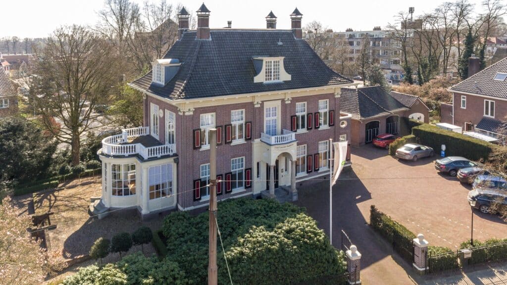 Berkhout & Van Rijn naar kantoorvilla aan Velperweg 148