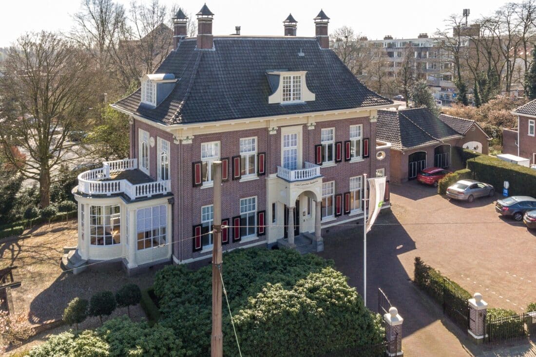 Berkhout & Van Rijn naar kantoorvilla aan Velperweg 148