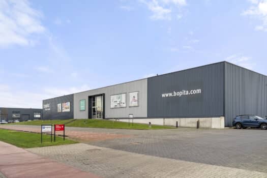 Tuinmeubelshop B.V. huurt ca. 2.000 m²